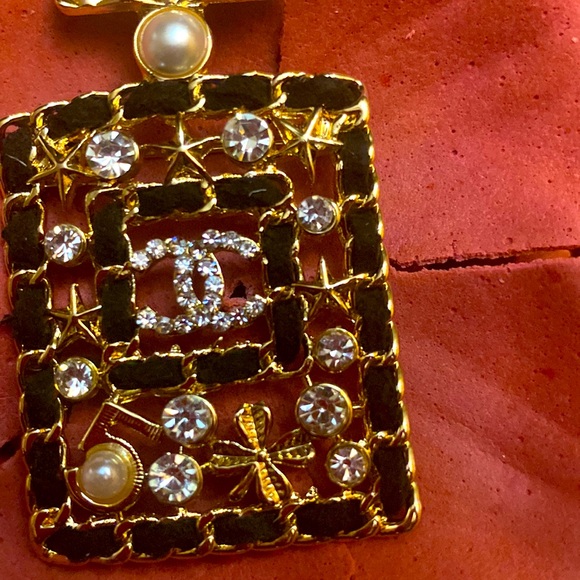 CC Perfume bottled brooch •5 - Picture 2 of 3